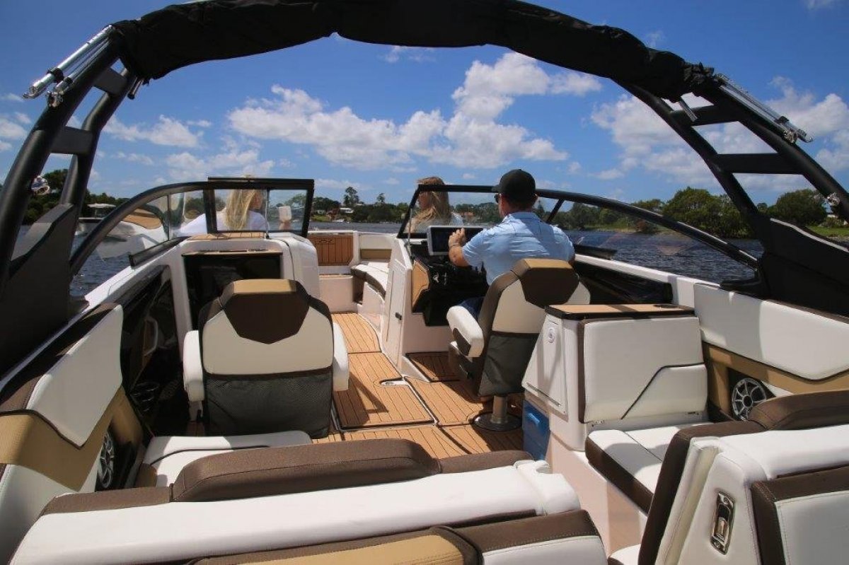 Yamaha Jet Boat 252S photo 21