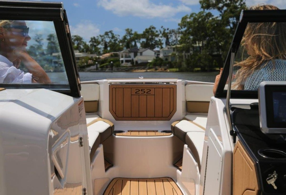 Yamaha Jet Boat 252S photo 26